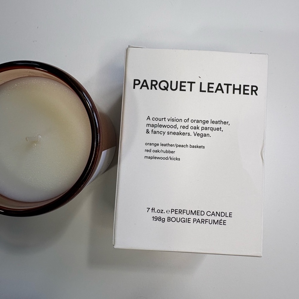 D.S. & Durga Parquet Leather Candle - NIB- 7 oz. - Picture 4 of 5